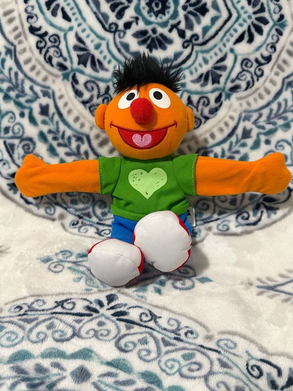 Hasbro Sesame Street Ernie Hugs Forever Friends Slap Bracelet Hugger 2012 Toy